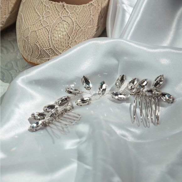 Bridal Hair Accessories – Elegant & Versatile Pieces for Your Wedding Day Look - Picture 2 of 2